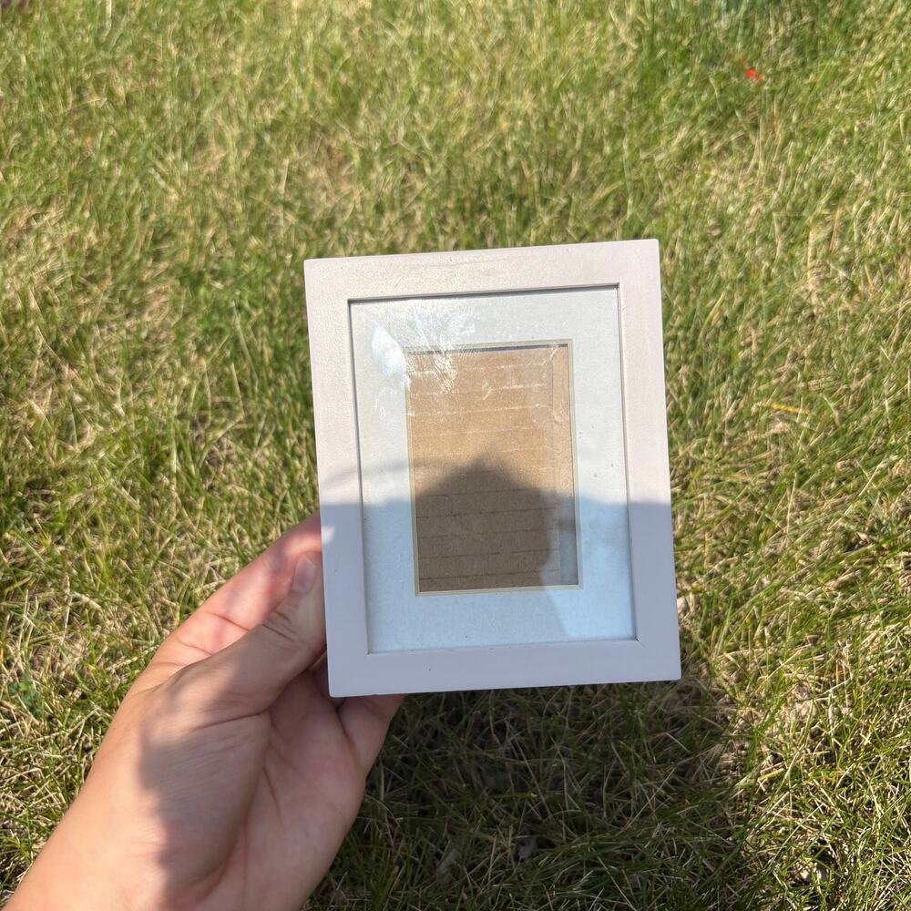 Small pale pink picture frame